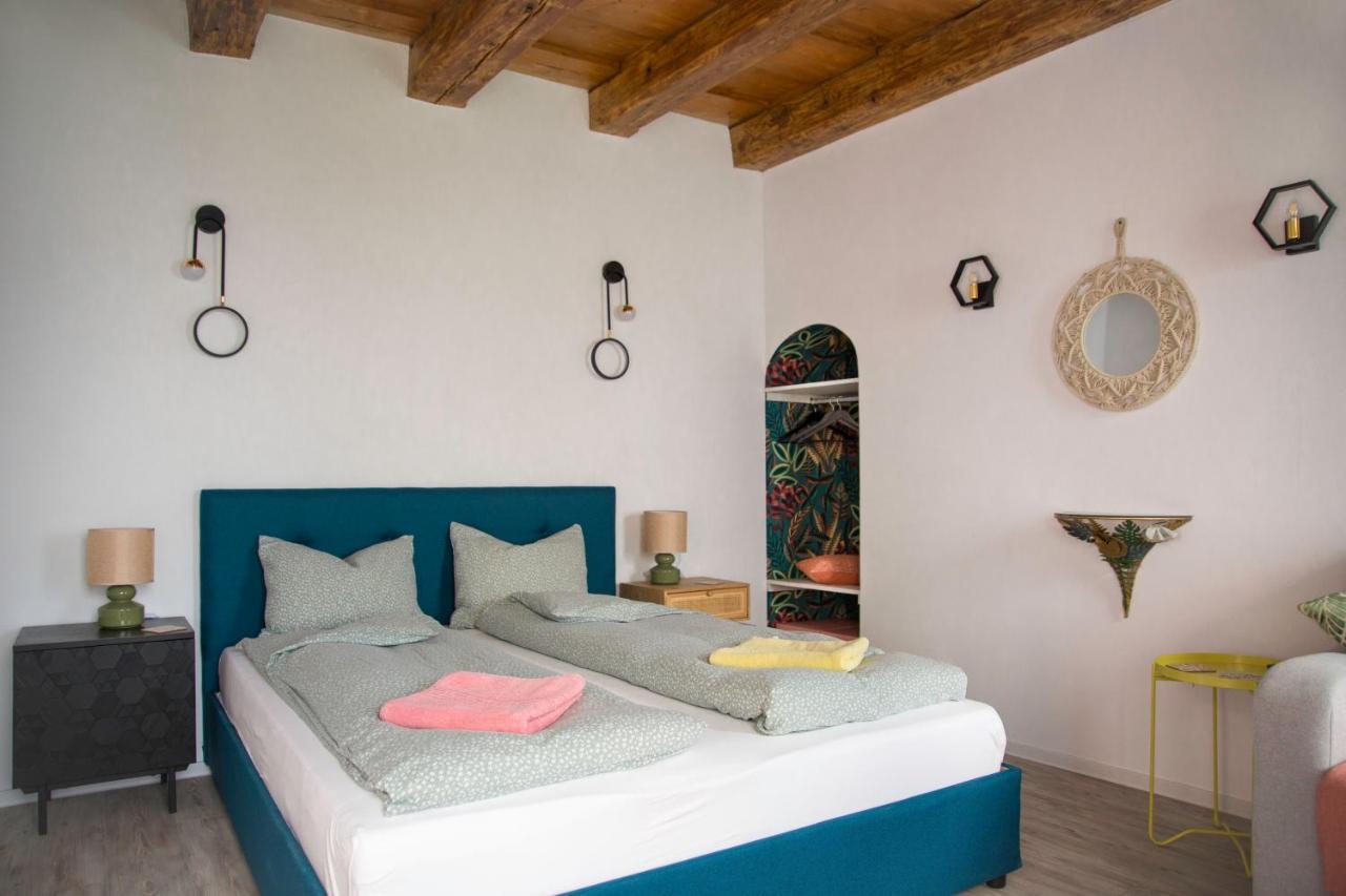 Seek And Hide - Csilla'S Tiny Hideaway Brasov Exterior photo