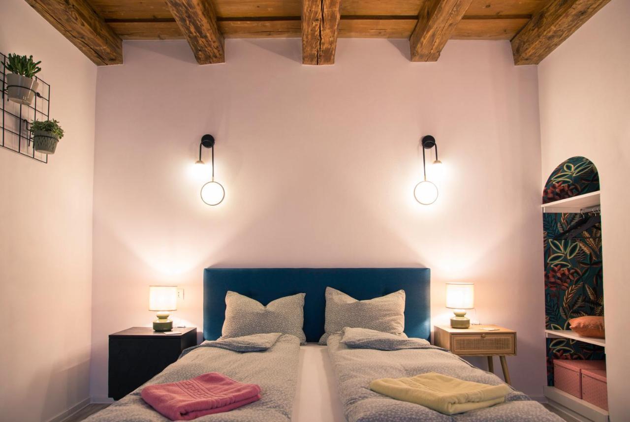 Seek And Hide - Csilla'S Tiny Hideaway Brasov Exterior photo