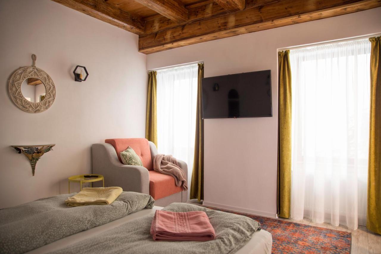Seek And Hide - Csilla'S Tiny Hideaway Brasov Exterior photo